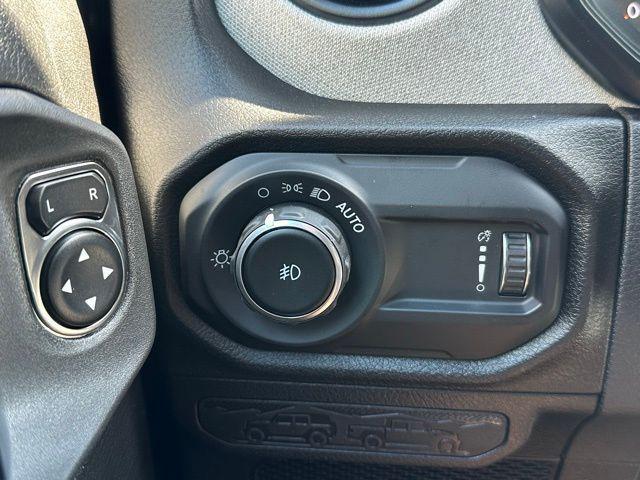new 2025 Jeep Wrangler car, priced at $45,446