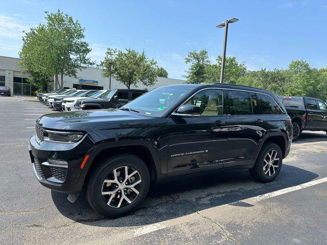 new 2025 Jeep Grand Cherokee car, priced at $44,432
