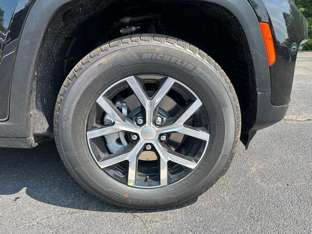 new 2025 Jeep Grand Cherokee car, priced at $42,045