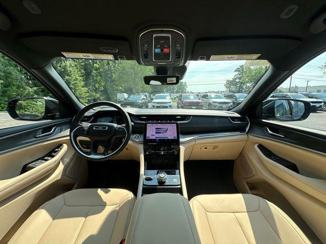 new 2025 Jeep Grand Cherokee car, priced at $42,045