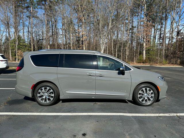 new 2025 Chrysler Pacifica car, priced at $53,101