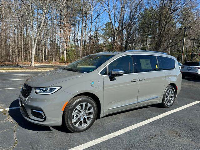 new 2025 Chrysler Pacifica car, priced at $53,101