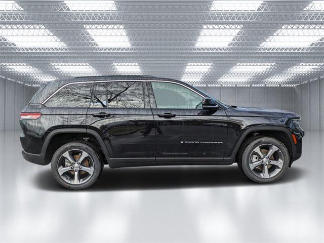 new 2024 Jeep Grand Cherokee car, priced at $52,106