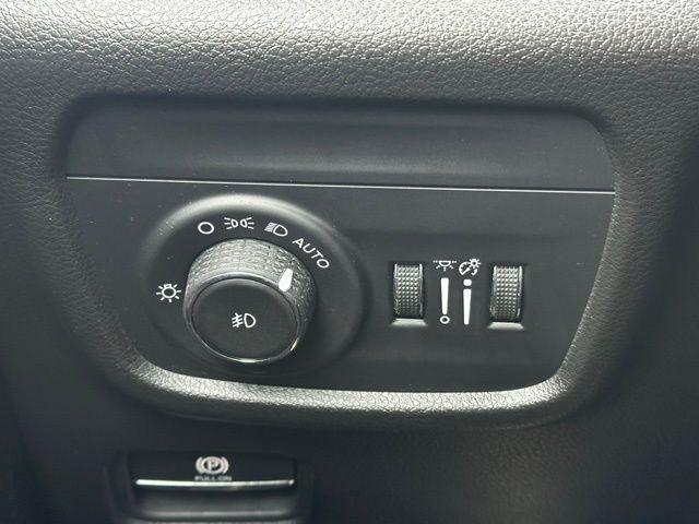 used 2023 Jeep Grand Cherokee car, priced at $37,990