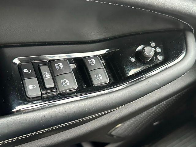 used 2023 Jeep Grand Cherokee car, priced at $37,990