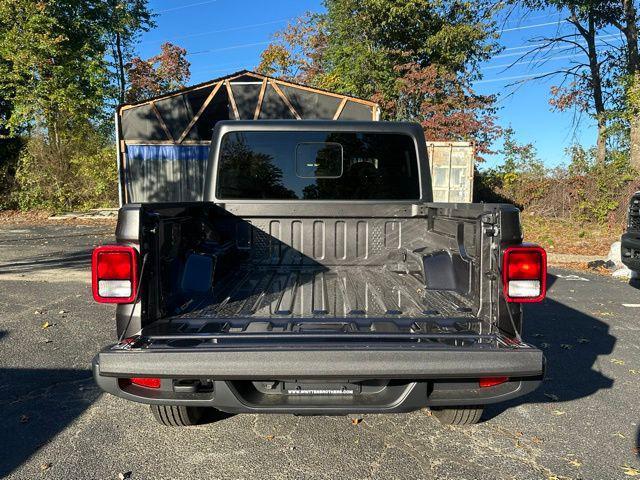 new 2025 Jeep Gladiator car, priced at $45,055