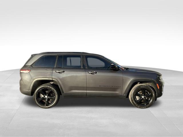 used 2022 Jeep Grand Cherokee car, priced at $30,490