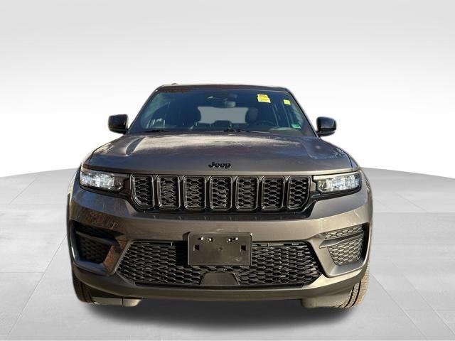 used 2022 Jeep Grand Cherokee car, priced at $30,490