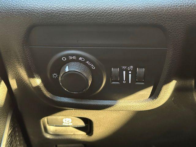 used 2022 Jeep Grand Cherokee car, priced at $30,490