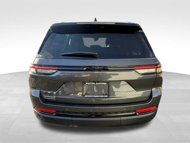 used 2022 Jeep Grand Cherokee car, priced at $30,490
