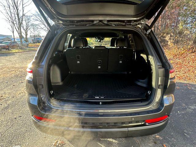 used 2022 Jeep Grand Cherokee car, priced at $30,490