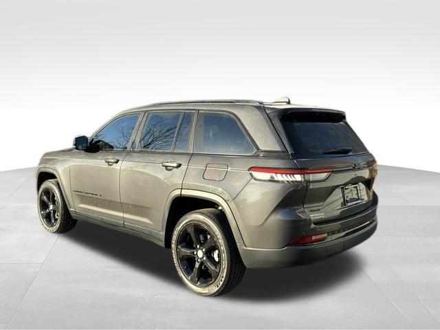 used 2022 Jeep Grand Cherokee car, priced at $30,490