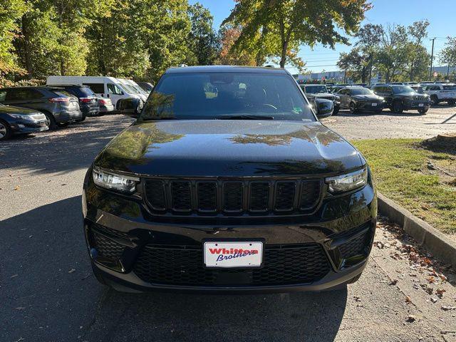 new 2025 Jeep Grand Cherokee car, priced at $44,975