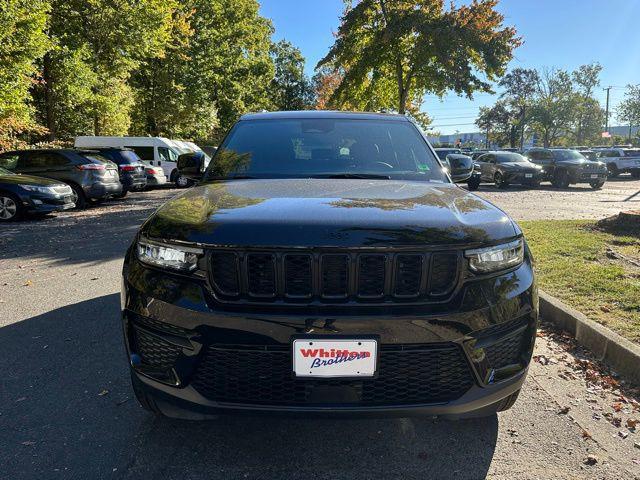 new 2025 Jeep Grand Cherokee car, priced at $44,975