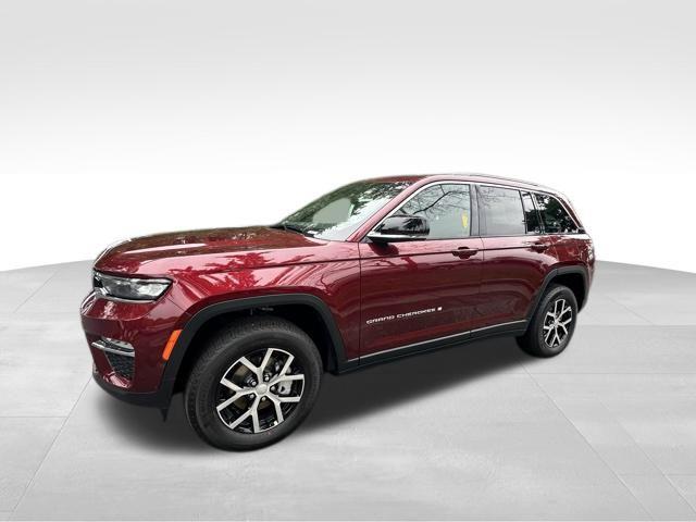 new 2025 Jeep Grand Cherokee car, priced at $45,540