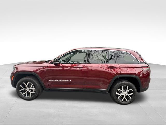 new 2025 Jeep Grand Cherokee car, priced at $45,540