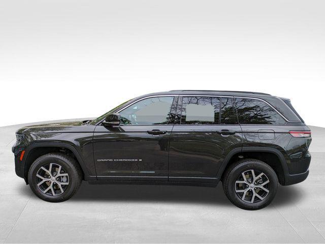 new 2024 Jeep Grand Cherokee car, priced at $44,730