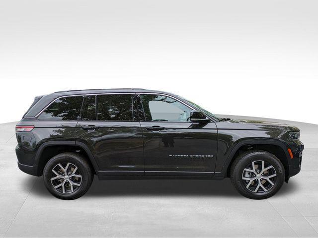 new 2024 Jeep Grand Cherokee car, priced at $44,730