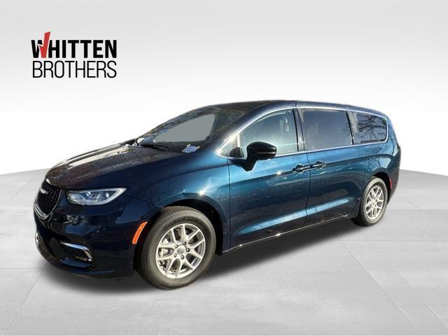 used 2024 Chrysler Pacifica car, priced at $31,670