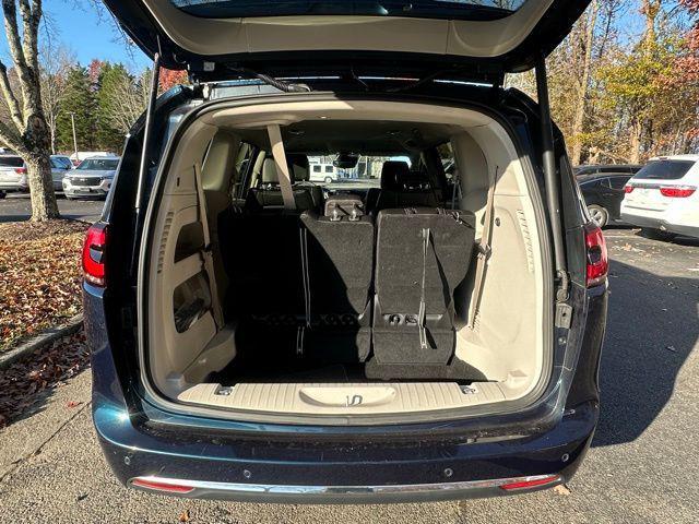 used 2024 Chrysler Pacifica car, priced at $31,670