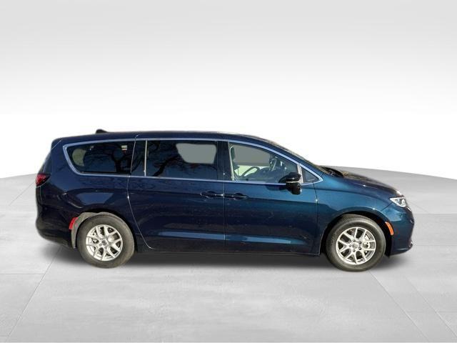 used 2024 Chrysler Pacifica car, priced at $31,670
