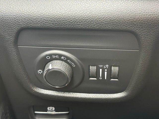 new 2025 Jeep Grand Cherokee car, priced at $38,457