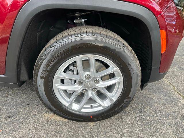 new 2025 Jeep Grand Cherokee car, priced at $38,457