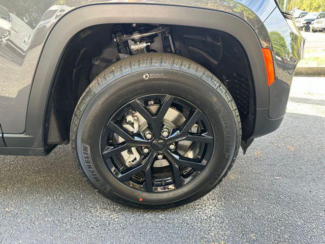 new 2025 Jeep Grand Cherokee car, priced at $42,855