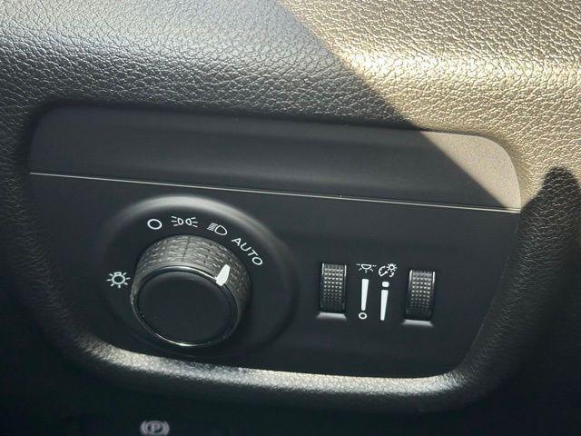 new 2025 Jeep Grand Cherokee car, priced at $42,855