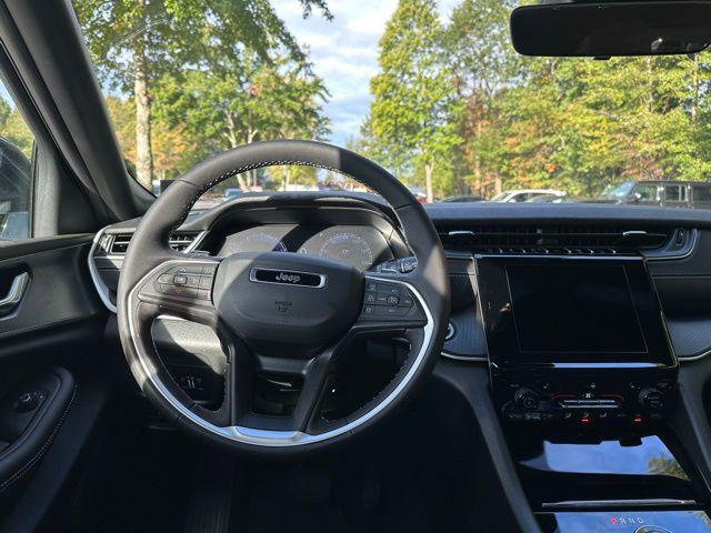 new 2025 Jeep Grand Cherokee car, priced at $42,855