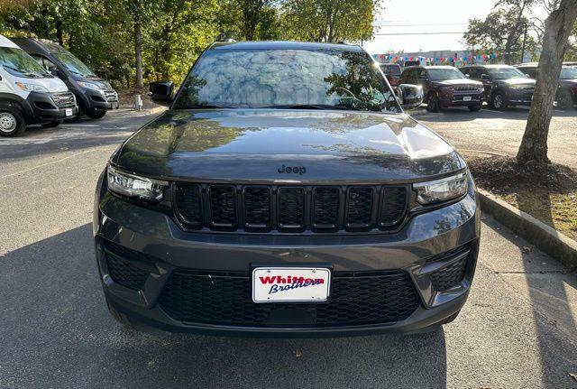 new 2025 Jeep Grand Cherokee car, priced at $42,855