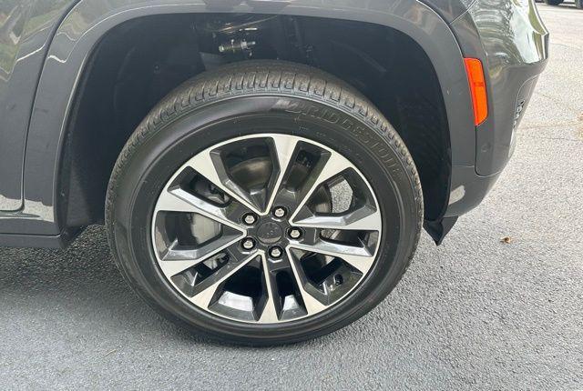 new 2025 Jeep Grand Cherokee car, priced at $56,043