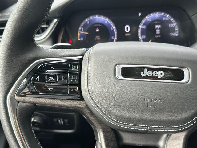 new 2025 Jeep Grand Cherokee car, priced at $56,043