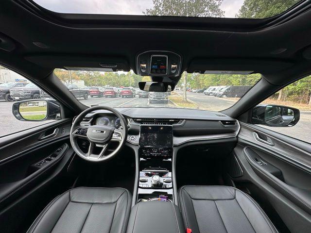 new 2025 Jeep Grand Cherokee car, priced at $56,043