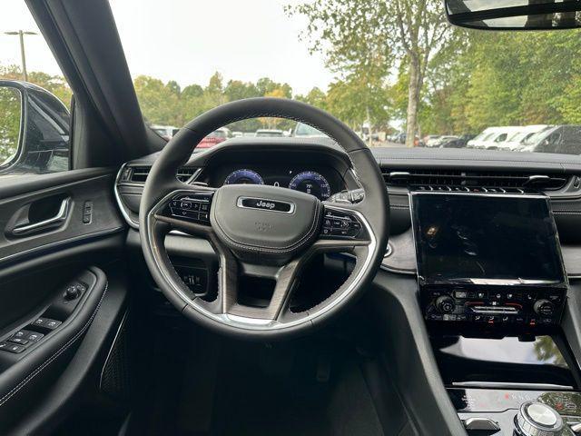 new 2025 Jeep Grand Cherokee car, priced at $56,043