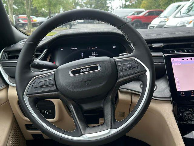 new 2025 Jeep Grand Cherokee car, priced at $45,540