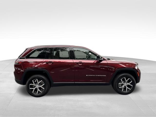 new 2025 Jeep Grand Cherokee car, priced at $45,540