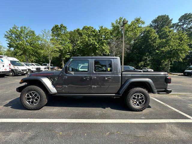 new 2025 Jeep Gladiator car, priced at $48,662