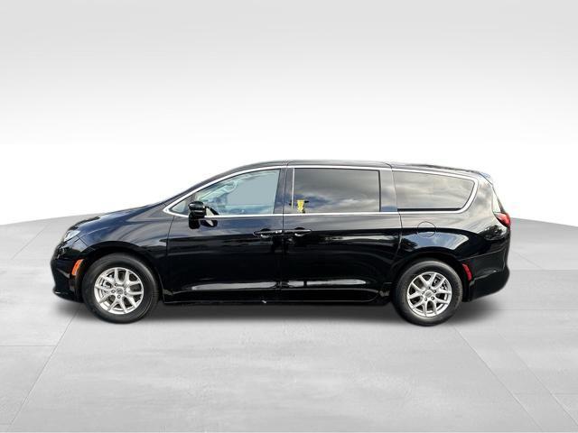 used 2024 Chrysler Pacifica car, priced at $32,790
