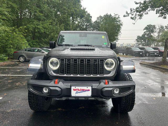 new 2025 Jeep Gladiator car, priced at $48,952