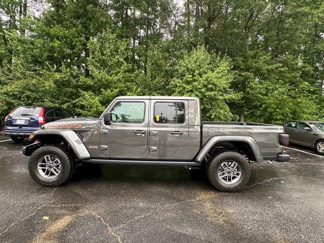 new 2025 Jeep Gladiator car, priced at $48,952