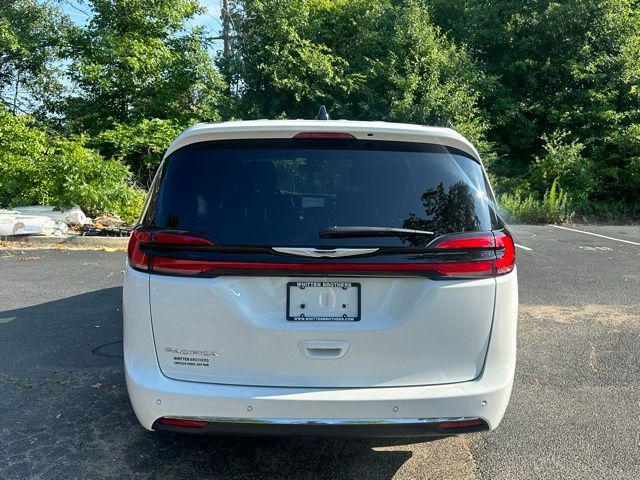 new 2025 Chrysler Pacifica car, priced at $43,032