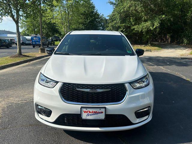 new 2025 Chrysler Pacifica car, priced at $43,032
