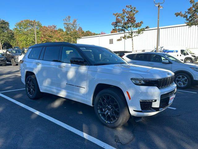 new 2025 Jeep Grand Cherokee L car, priced at $68,294