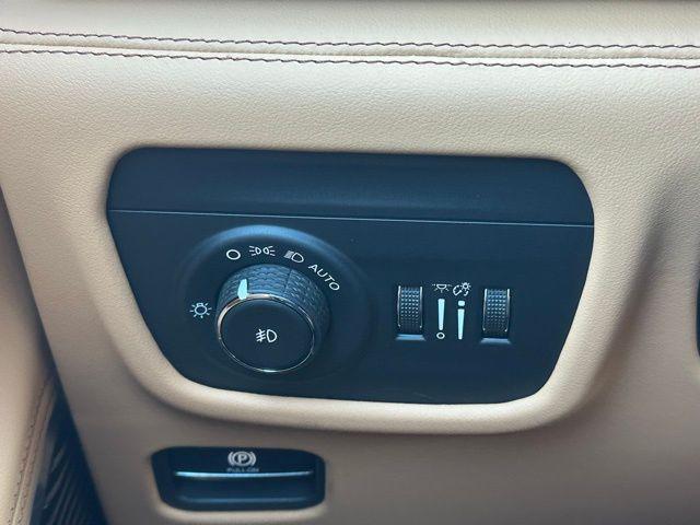 new 2025 Jeep Grand Cherokee L car, priced at $68,294