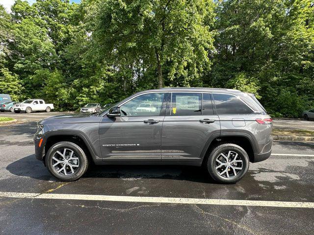 new 2025 Jeep Grand Cherokee car, priced at $43,658
