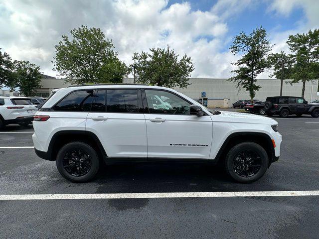 new 2025 Jeep Grand Cherokee car, priced at $42,771