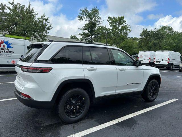 new 2025 Jeep Grand Cherokee car, priced at $42,771