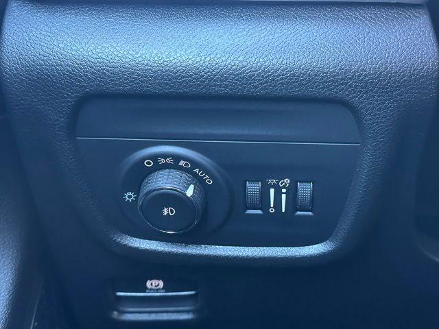 new 2025 Jeep Grand Cherokee car, priced at $42,087