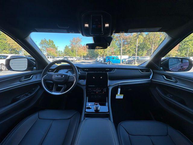 new 2025 Jeep Grand Cherokee car, priced at $42,087